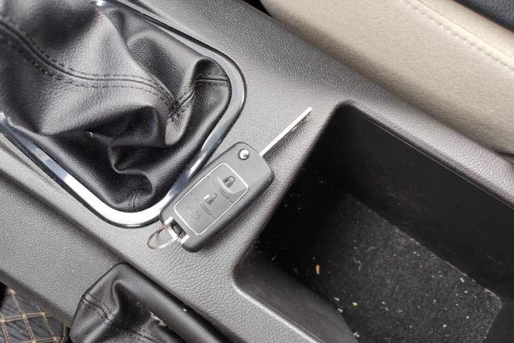 Used FORTHING Lingzhi 2022 M5L 1.6L Utility Model 7 Seats
