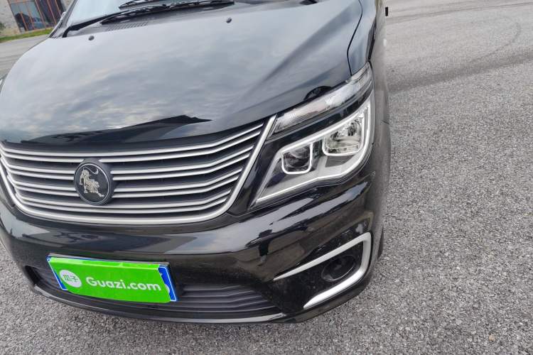 Used FORTHING Lingzhi 2022 M5L 1.6L Utility Model 7 Seats
