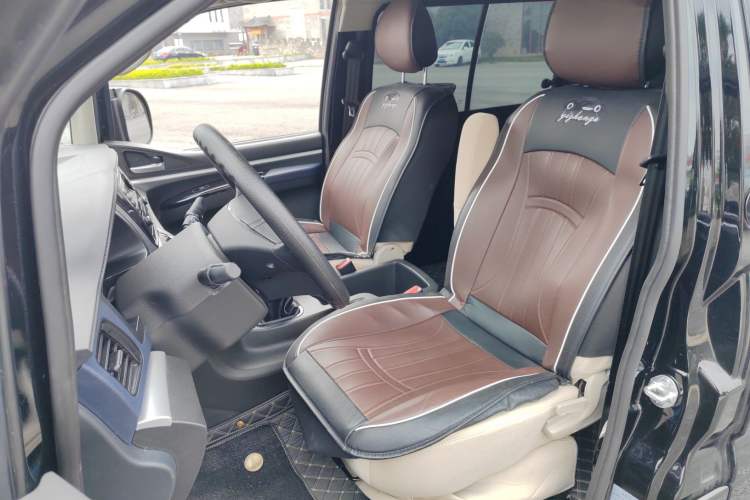 Used FORTHING Lingzhi 2022 M5L 1.6L Utility Model 7 Seats
