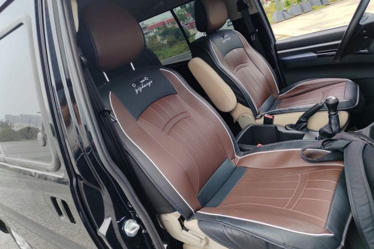 Used FORTHING Lingzhi 2022 M5L 1.6L Utility Model 7 Seats
