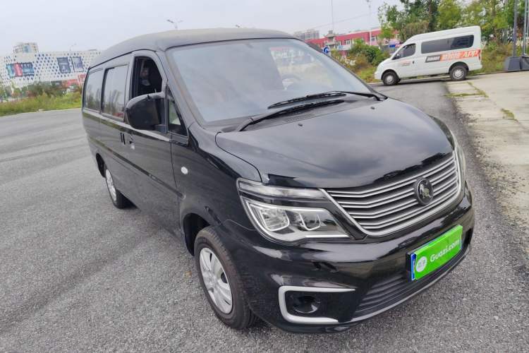 Used FORTHING Lingzhi 2022 M5L 1.6L Utility Model 7 Seats
