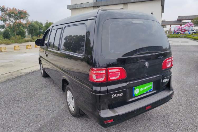 Used FORTHING Lingzhi 2022 M5L 1.6L Utility Model 7 Seats
