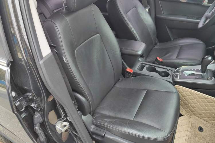 Used Chevrolet Captiva 2012 2.4L 4x4 Flagship Edition 7 Seats
