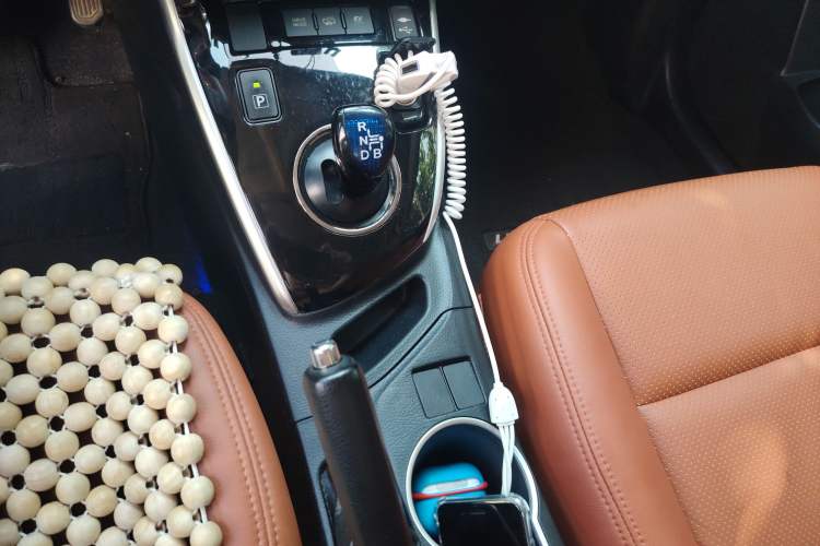 Used Toyota Levin Hybrid E+ 2019 1.8L GS E-CVT Elite Model with Sunroof Gear Lever