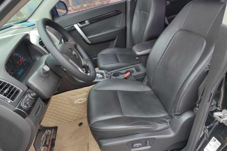 Used Chevrolet Captiva 2012 2.4L 4x4 Flagship Edition 7 Seats
