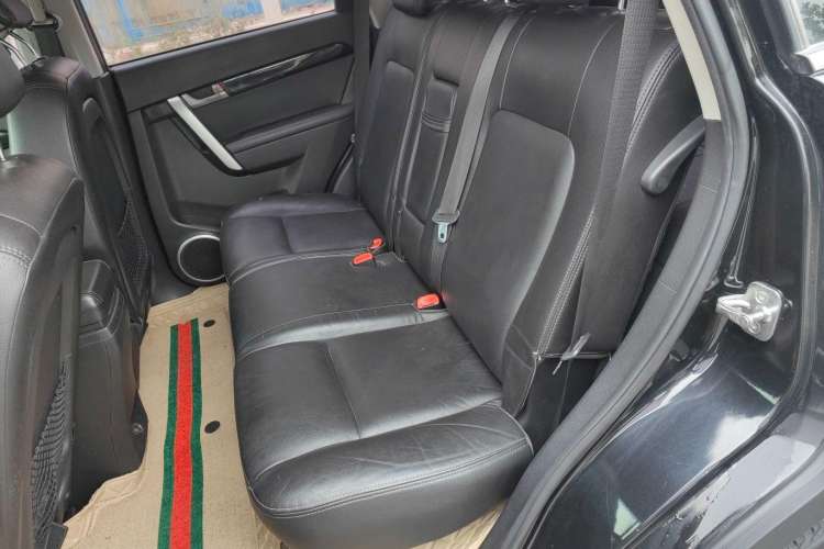 Used Chevrolet Captiva 2012 2.4L 4x4 Flagship Edition 7 Seats
