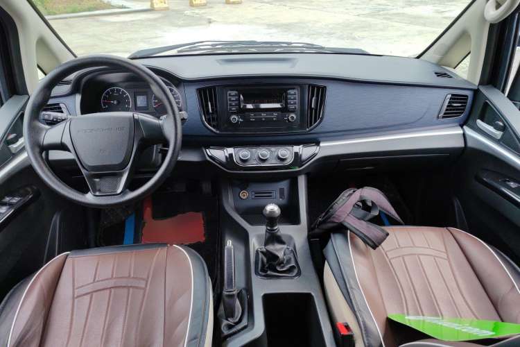 Used FORTHING Lingzhi 2022 M5L 1.6L Utility Model 7 Seats

