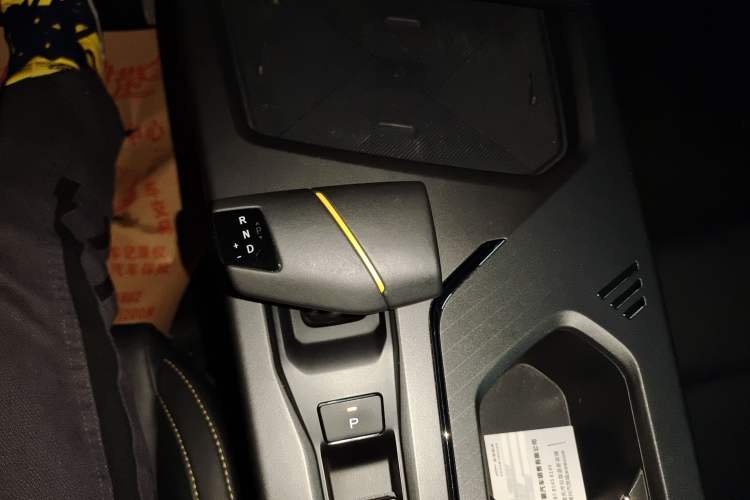 Used CHANGAN OSHAN X5 PLUS 2023 1.5T DCT Smart & Fun AI Edition
