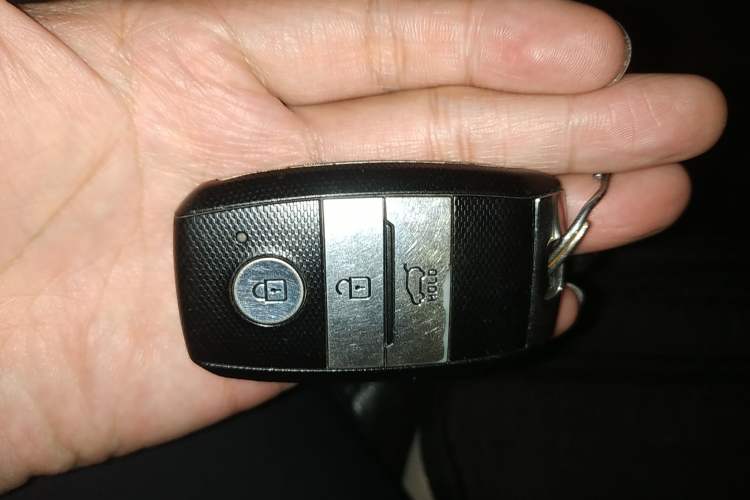 Used Kia Sorento 2013 2.4L 7-Seater Gasoline Luxury Version China IV Standard
