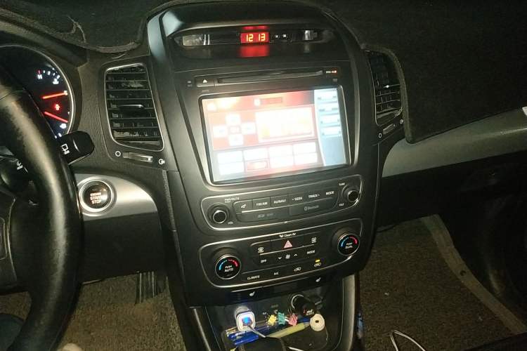 Used Kia Sorento 2013 2.4L 7-Seater Gasoline Luxury Version China IV Standard
