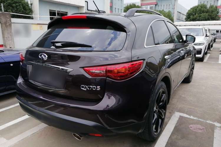 Used Infiniti QX70 2015 3.7L Shadow Edition
