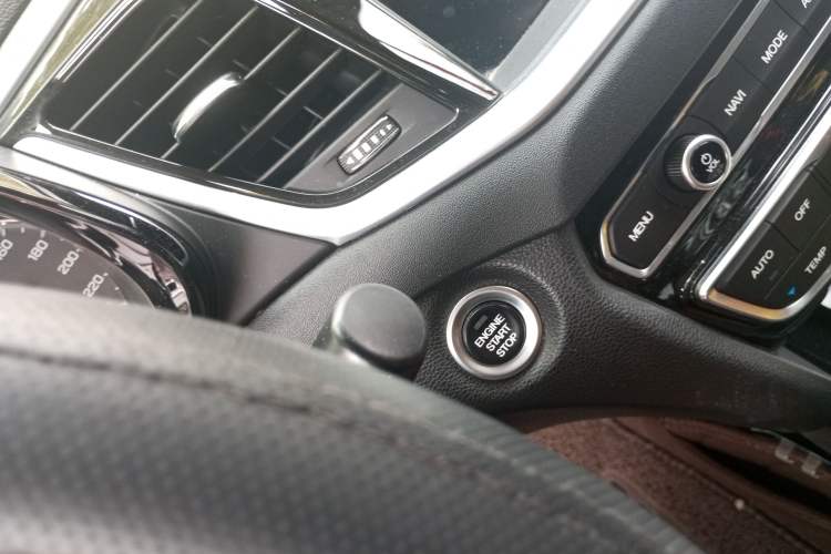 Used GAC Trumpchi GS7 2017 320T Two-Wheel-Drive Luxury Smart Connectivity Model