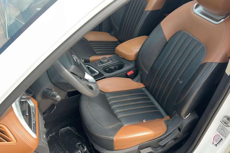 Used Soueast DX7 2016 1.5T Manual Triumph Edition
