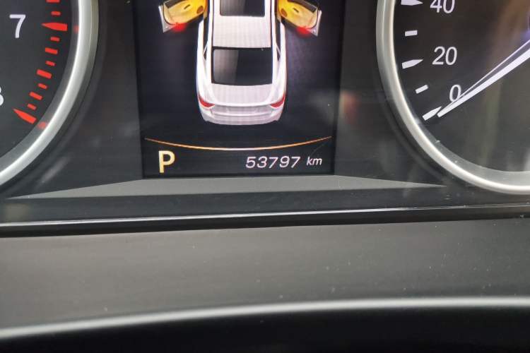 Used Geely Auto Emgrand GT 2016 2.4L Zunya Model Odometer Close Up