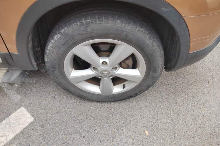 Used Nissan Qashqai 2011 2.0 XV Lea CVT 2WD Right Front Wheel Hub