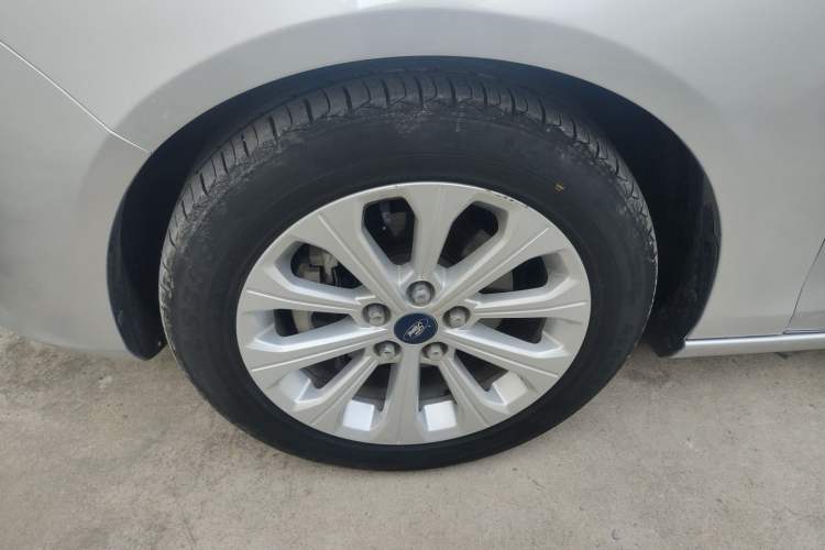 Used Ford Escort 2015 1.5L Automatic Fashion Model
