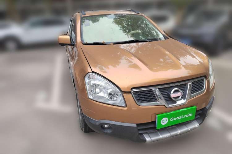 Used Nissan Qashqai 2011 2.0 XV Lea CVT 2WD Front Right 45 Deg