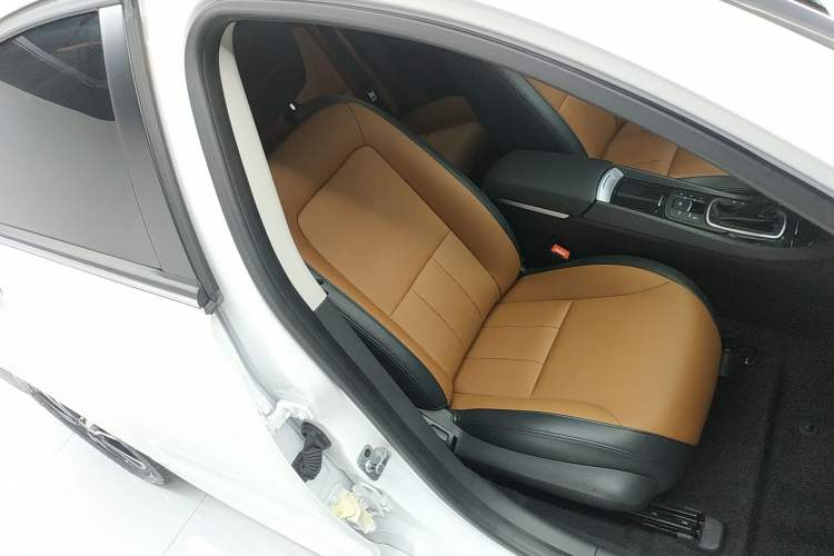 Used Roewe e550 2016 Deluxe Edition
