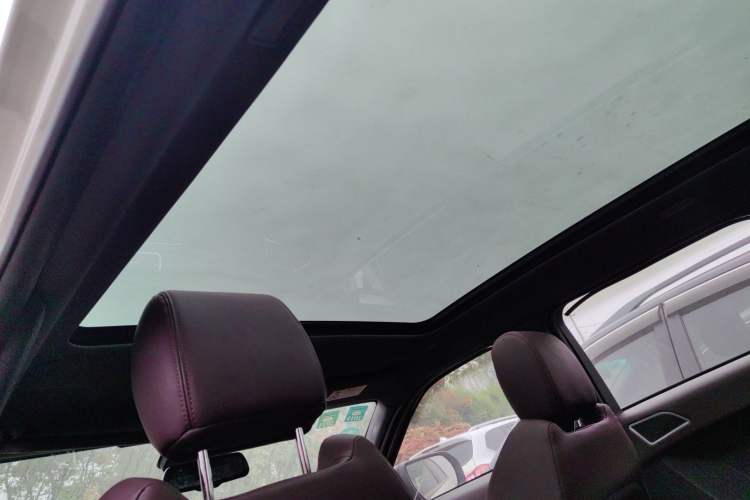 Used Land X7 2015 2.0T Panoramic Prestige Edition
