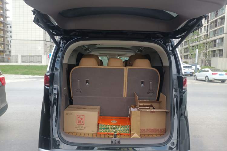 Used Denza D9 2022 DM-i 970 Four-Wheel Drive Flagship Model
