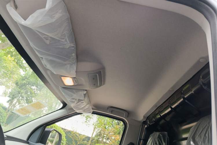 Used SAIC MAXUS EV30 2021 Pure Electric Smart Logistics Expert with Long Wheelbase—CATL
