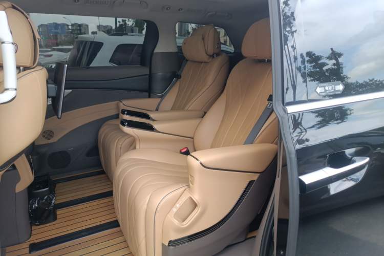 Used Denza D9 2022 DM-i 970 Four-Wheel Drive Flagship Model
