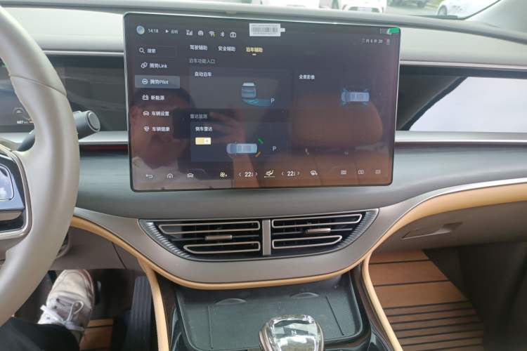 Used Denza D9 2022 DM-i 970 Four-Wheel Drive Flagship Model
