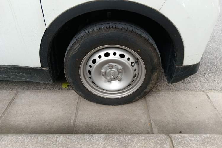 Used SAIC MAXUS EV30 2021 Pure Electric Smart Logistics Expert with Long Wheelbase—CATL
