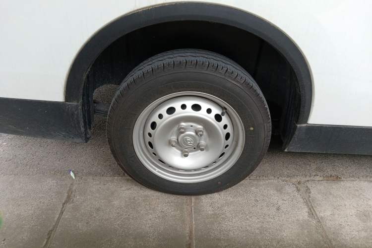 Used SAIC MAXUS EV30 2021 Pure Electric Smart Logistics Expert with Long Wheelbase—CATL
