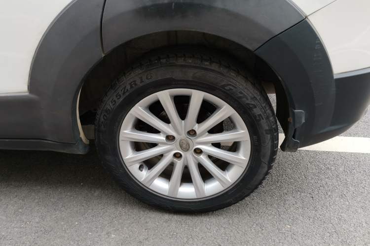 Used Dongfeng Aeolus H30 2012 CROSS 1.6L Manual Luxury Model
