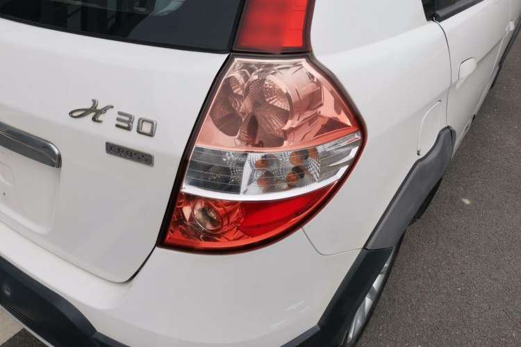 Used Dongfeng Aeolus H30 2012 CROSS 1.6L Manual Luxury Model
