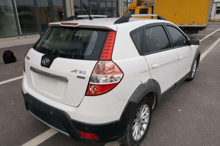 Used Dongfeng Aeolus H30 2012 CROSS 1.6L Manual Luxury Model
