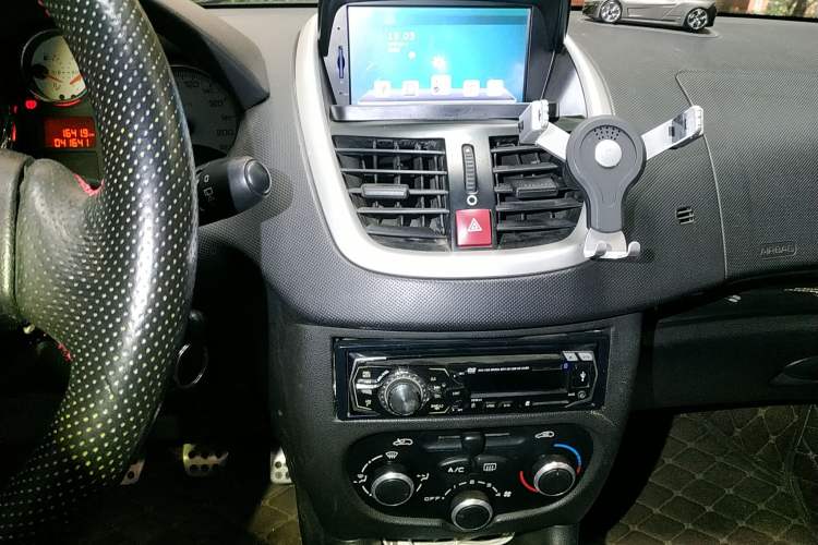 Used Peugeot 207 2009 2-Door Hatchback 1.4L Manual Yule Edition
