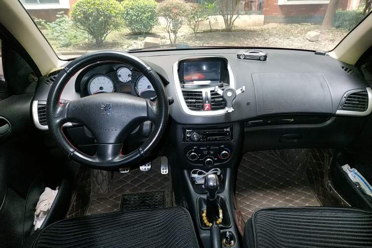 Used Peugeot 207 2009 2-Door Hatchback 1.4L Manual Yule Edition
