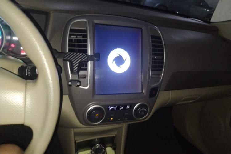 Used Dongfeng Junfeng E11K 2019 Standard Model
