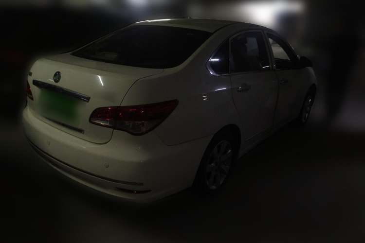 Used Dongfeng Junfeng E11K 2019 Standard Model
