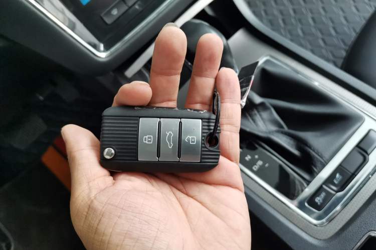 Used Roewe i6 2020 PLUS 1.6L CVT 4G Connected Glory Flagship Edition