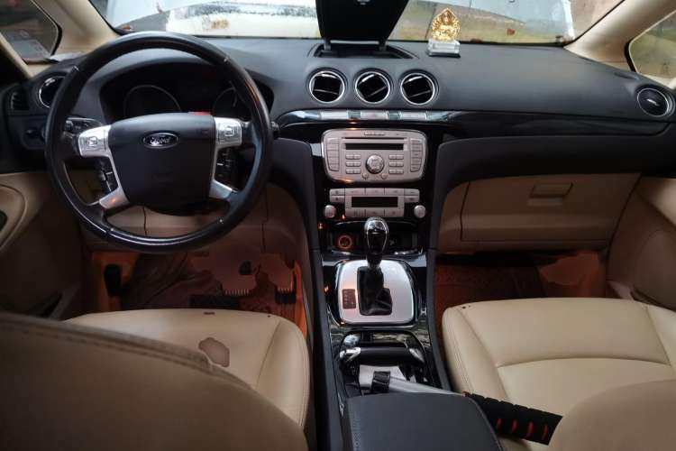 Used Ford  2008 2.3L 7-Seater Luxury Version
