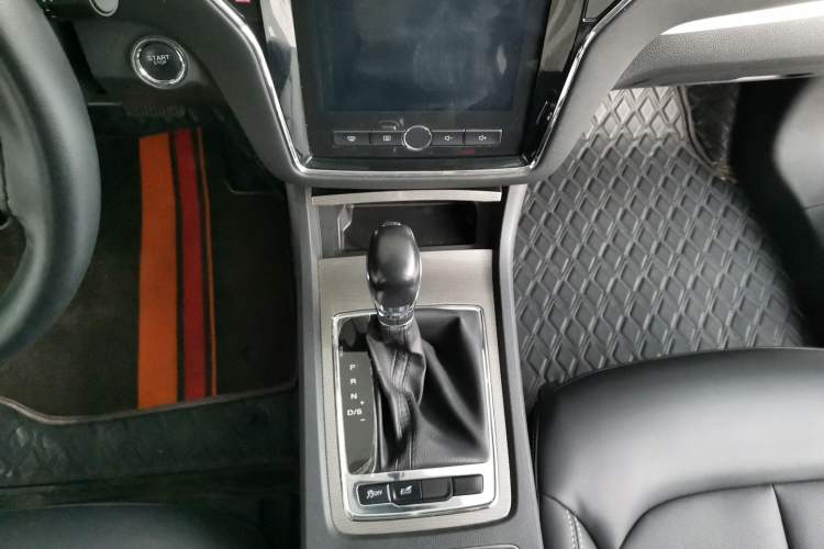 Used Roewe i6 2020 PLUS 1.6L CVT 4G Connected Glory Flagship Edition