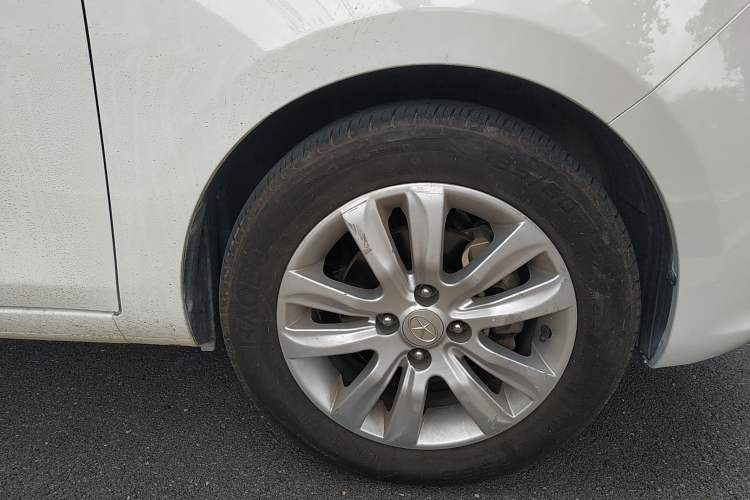 Used JAC iEV 2015 iEV5