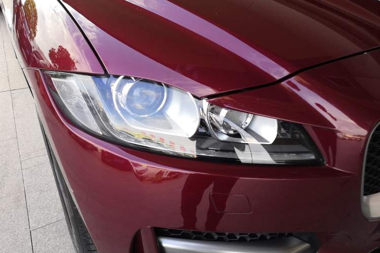 Used Jaguar F-PACE 2016 2.0T Two-Wheel-Drive R-Sport Sport Edition
