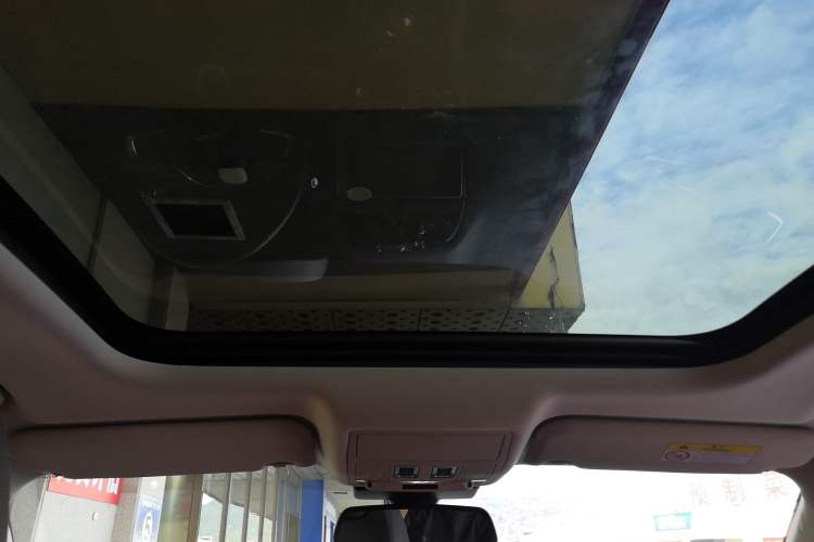 Used Jaguar F-PACE 2016 2.0T Two-Wheel-Drive R-Sport Sport Edition
