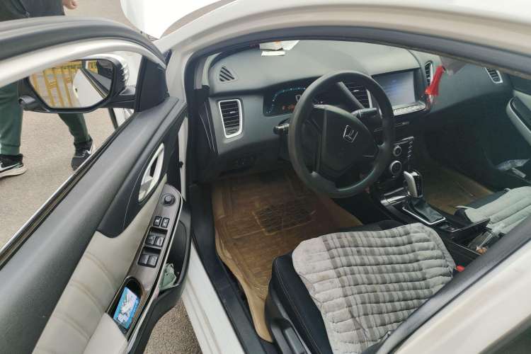 Used Luxgen 5 2015 1.8T Automatic Smart Model