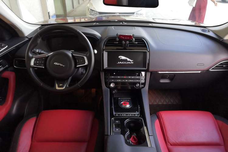 Used Jaguar F-PACE 2016 2.0T Two-Wheel-Drive R-Sport Sport Edition
