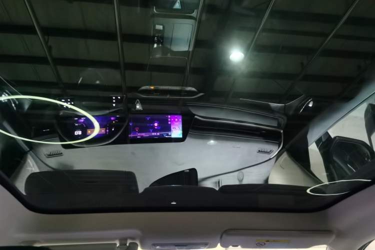 Used Venucia V 2023 260T Black Horse Edition Pro
