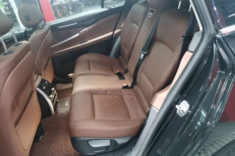 Used BMW 5 Series GT 2015 535i Leading Model