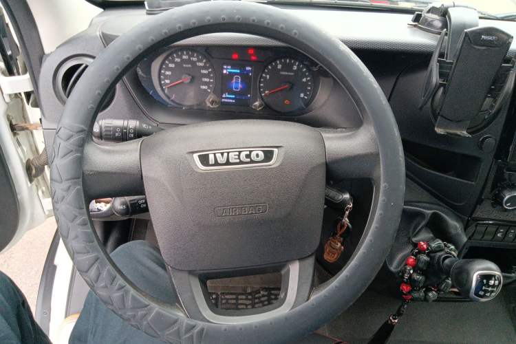 Used Iveco Eurocargo 2020 2.3T Manual Super-Rui Short Wheelbase High-Roof China VI F1A Steering Wheel