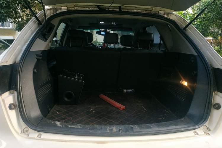 Used Luxgen Great 7 SUV 2013 Limited-Edition Sharp Model 2.2T Two-Wheel-Drive Smart Version Trunk