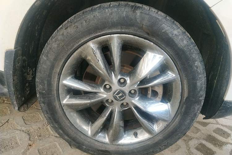 Used Luxgen Great 7 SUV 2013 Limited-Edition Sharp Model 2.2T Two-Wheel-Drive Smart Version Right Front Wheel Hub