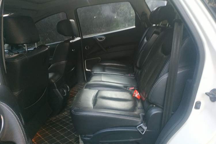 Used Luxgen Great 7 SUV 2013 Limited-Edition Sharp Model 2.2T Two-Wheel-Drive Smart Version Left Rear Seat